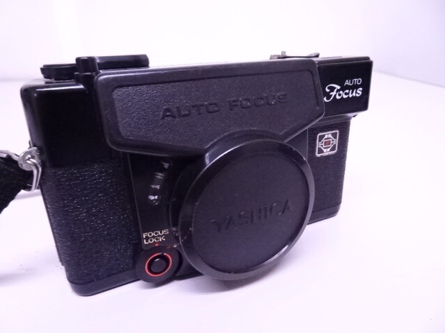 送料無料 昭和レトロ 当時物 YASHICA ヤシカ フィルム カメラ コンパクト AUTO FOCUS オートフォーカス 中古 ジャンク品_画像7