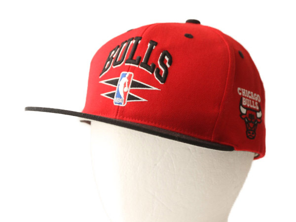 デッドストック NBA オフィシャル ミッチェル&ネス x シカゴ ブルズ ベースボール キャップ フリーサイズ / 2トーン バスケ 6パネル 帽子