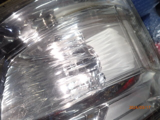 ジャンク NV350 キャラバン E26 ヘッドライト ランプ 左 ichikoh valeo H021_画像3