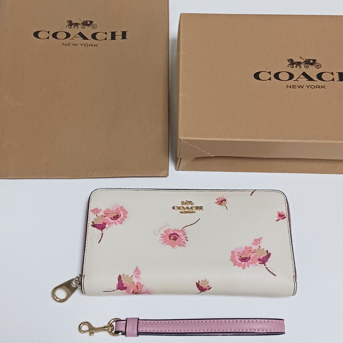 COACH 長財布 コーチ ラウンドファスナー 花柄 財布　フラワー