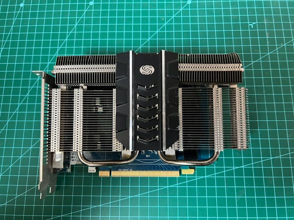 【動作未確認品】SAPPHIRE ULTIMATE HD7750 1G GDDR5 PCI-E HDMI/DV-I/DP ファンレスグラフィックボードの画像1