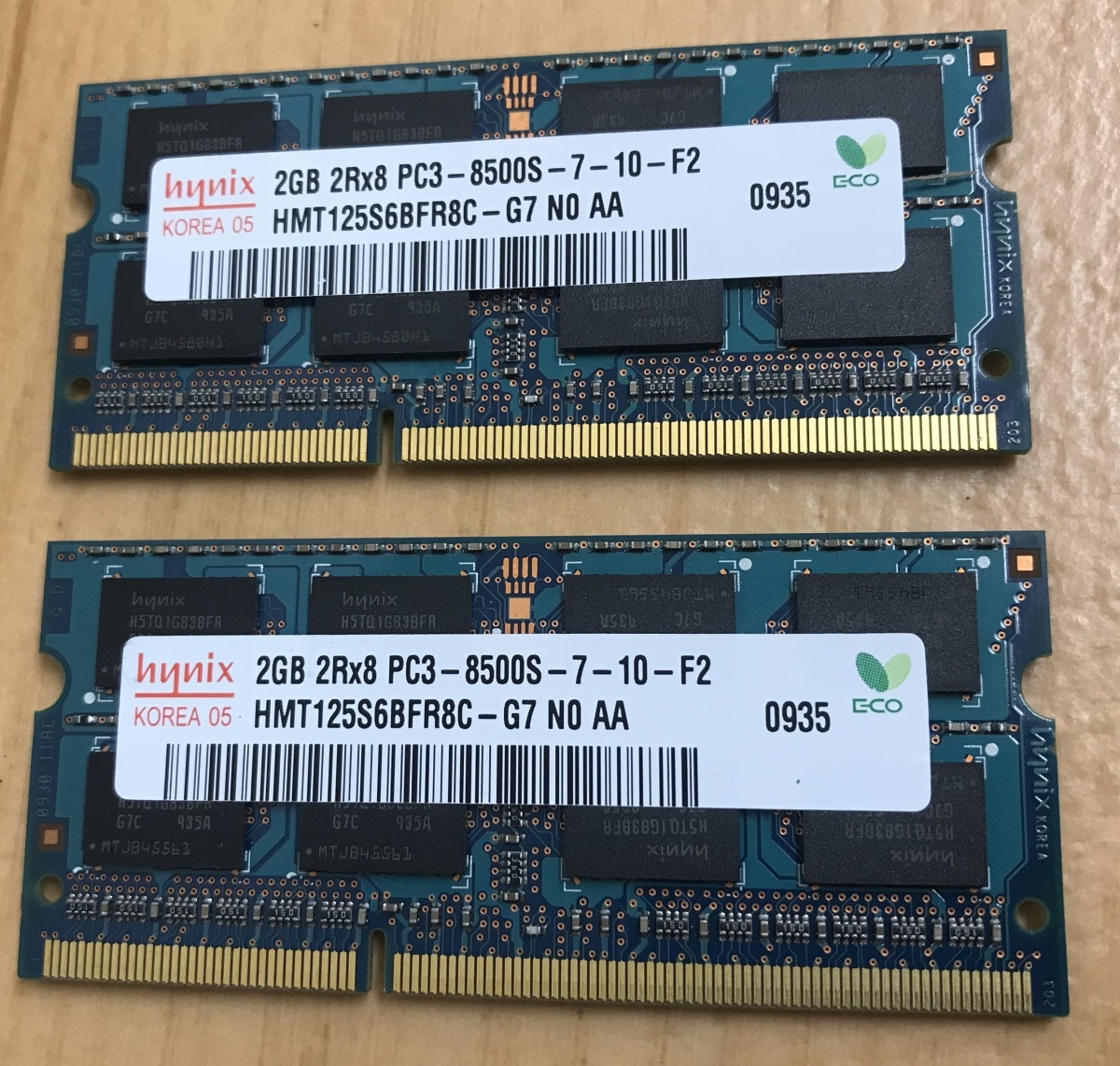 HYNIX PC3-8500S 4GB 2GB 2枚組 4GB DDR3 ノートパソコン用メモリ 204ピン DDR3-1066 2GB 2枚 1セット DDR3 LAPTOP RAM_画像1