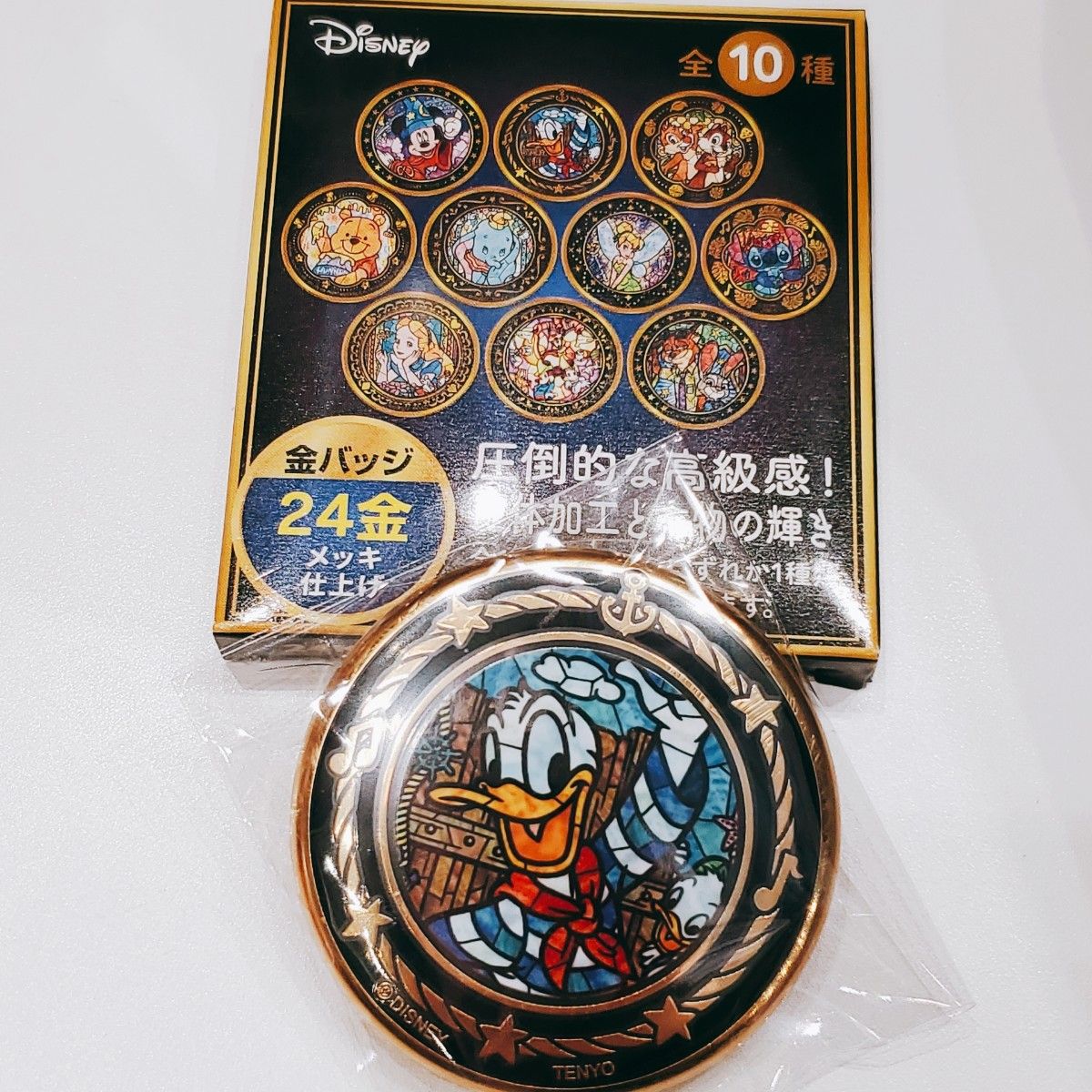 ディズニーライセンス商品 金バッジ(金メッキ加工缶バッジ