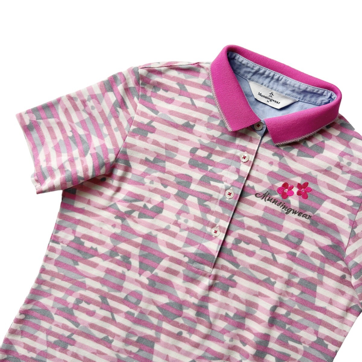 美品 Munsingwear マンシングウェア 吸汗速乾 半袖 ポロシャツ / M サイズ レディース 白 ピンク ボーダー柄 日本製 デサント ゴルフウェア_画像1