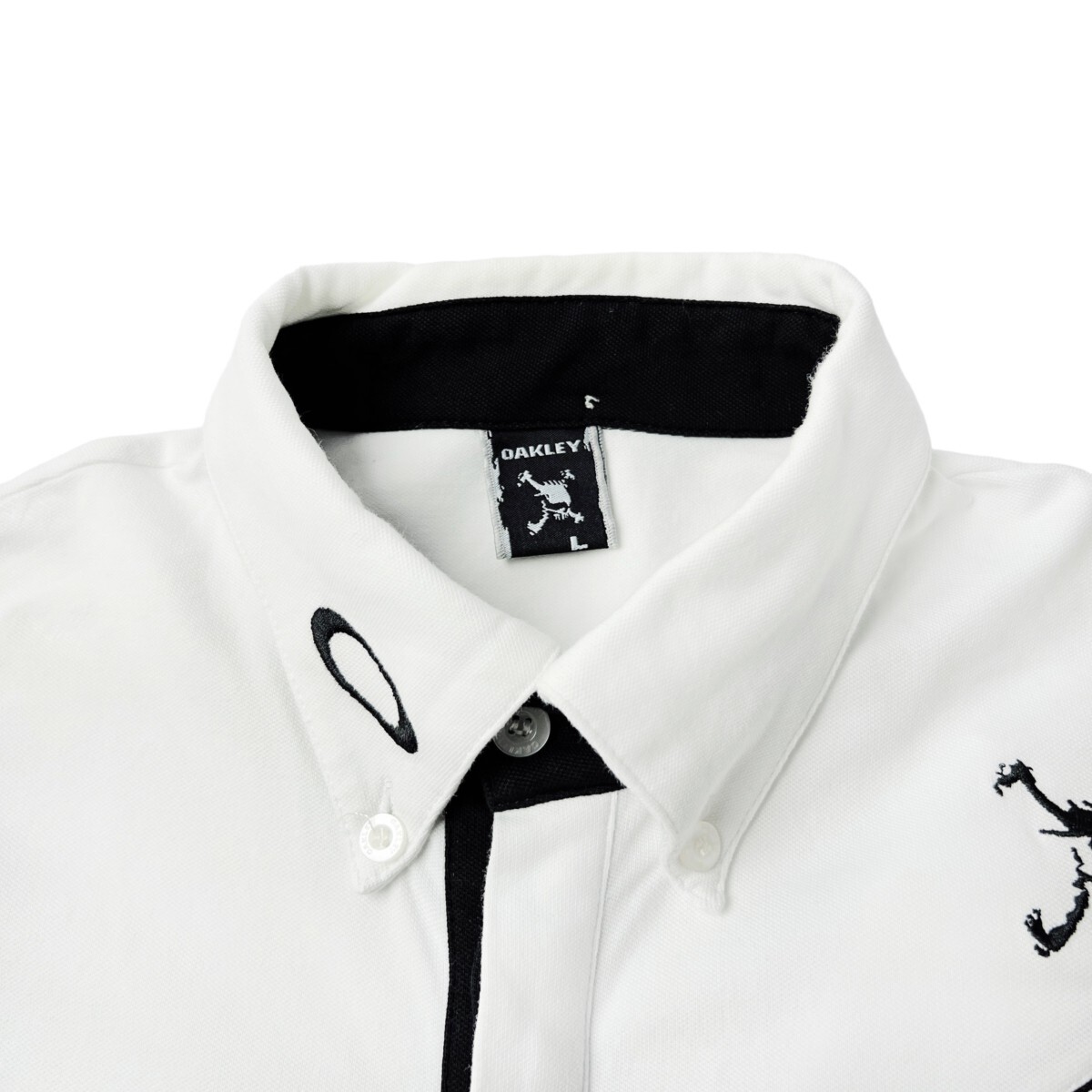 美品 OAKLEY GOLH オークリー ゴルフ / スカル 刺繍 半袖 ボタンダウン ポロシャツ / メンズ L サイズ / 白 ホワイト 人気 ゴルフウェアの画像4