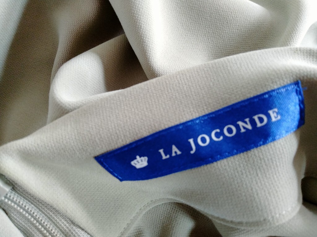 未使用【LA JOCONDE ラ ジョコンダ】ラピーヌ [40] 日本製 パフ袖ハイネックブラウス 上質プルン生地 高級プルオーバー うぐいす 送350円_画像6