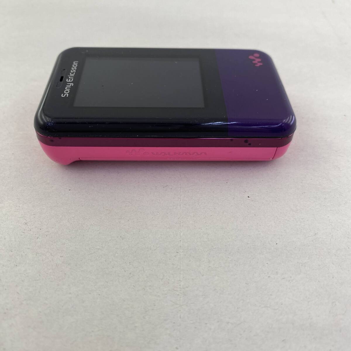 au SONY WALKMAN Phone Xmini [W65S] パープル×ピンク 携帯電話 [動作未確認]の画像2