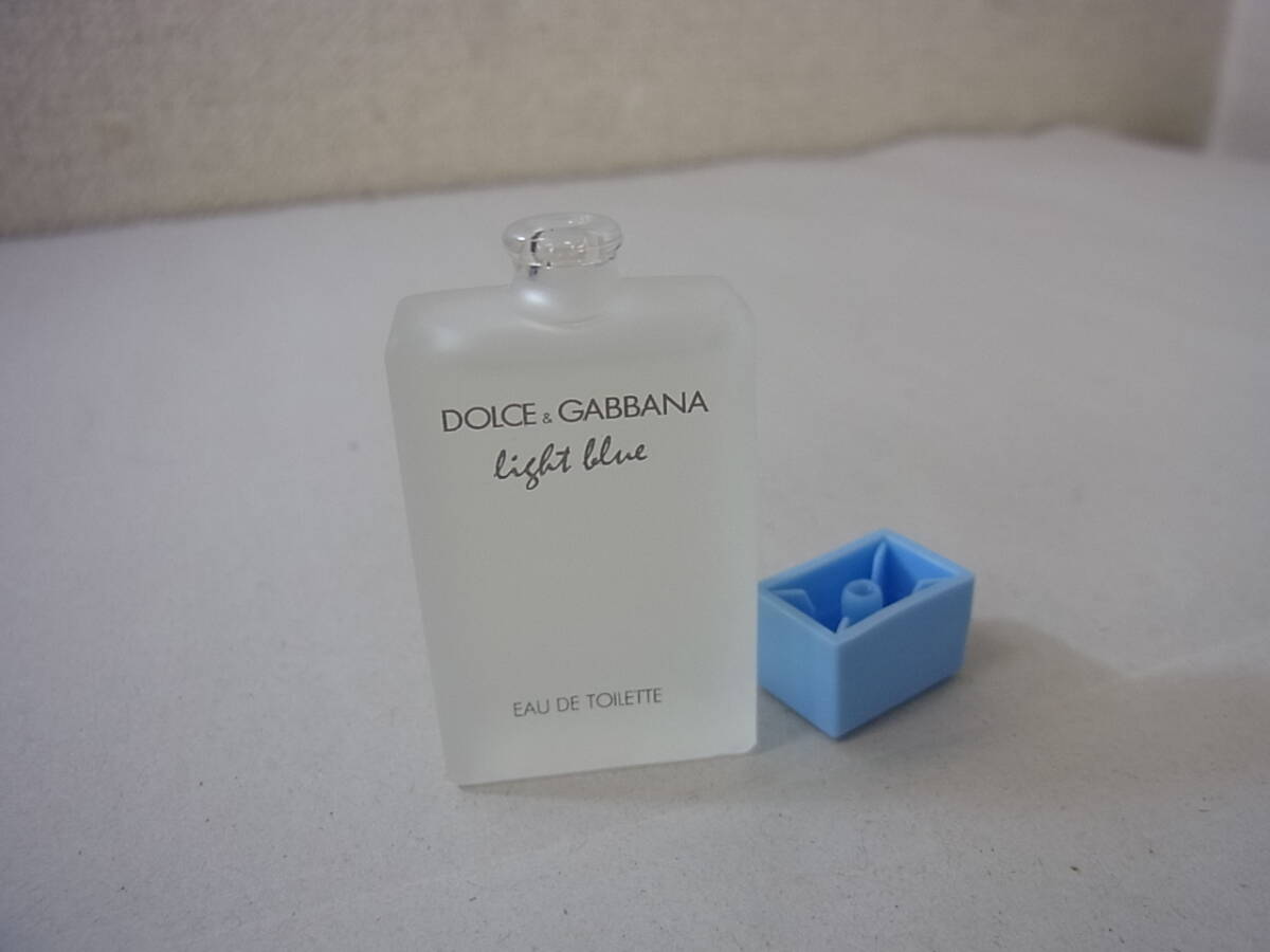 160319H81-0330H-A10#DOLCE&GABBANA# Dolce & Gabbana голубой o-doto трещина EDT4.5ml Mini духи Mini бутылка 