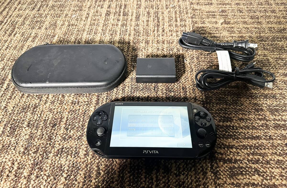 ◎★ 中古★SONY/ソニー　PlayStation Vita　PSVita　ゲーム機　ブラック　専用ケース・アダプター付属【PCH-2000】D5J5_画像1