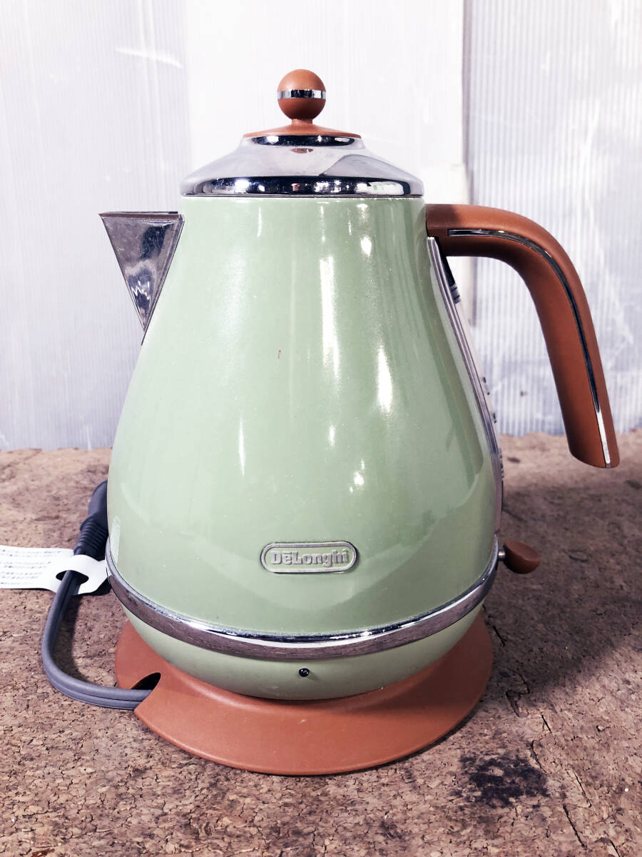 ◎★ 中古★DeLonghi/デロンギ アイコナ・ヴィンテージコレクション 電気ケトル 1.0L オリーブグリーン【KBOV1200J-GR】D6F7の画像2