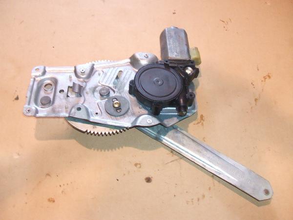 ◆'94 BMW E36 320i CB20 左リアパワーウィンドモーター/レギュレーターモーターASSY(品番：0 130 821 276)◆_画像1