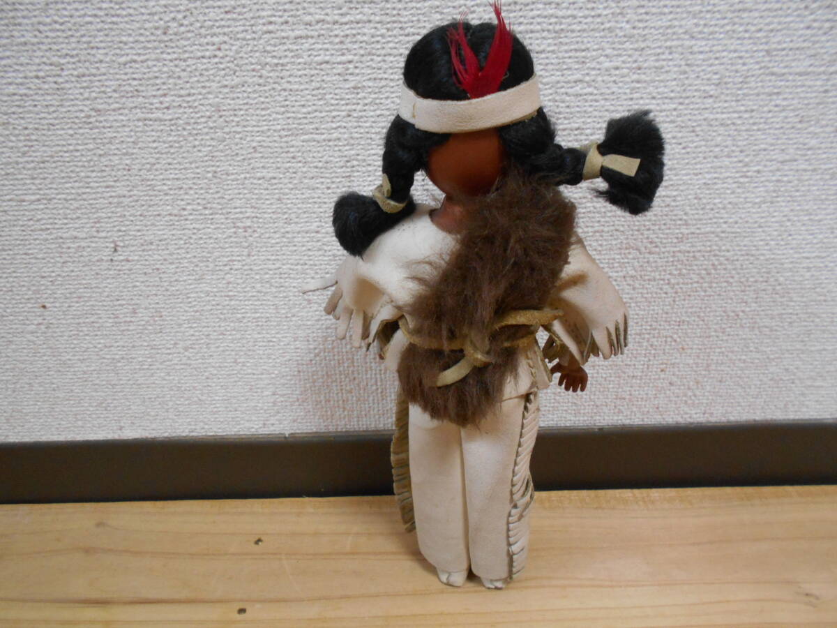レトロ インディアン 民族衣装　女の子人形 スリーピングアイ_画像2