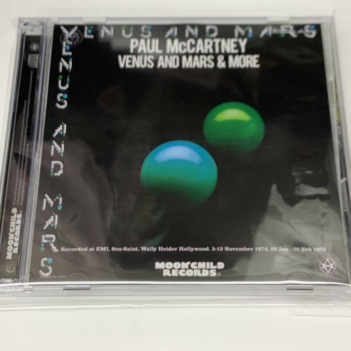 PAUL McCARTNEY & THE WINGS / VENUS AND MARS & MORE (3CD) moonchild records 大人気作品！！気になる人は買っちゃおう^_^_画像1