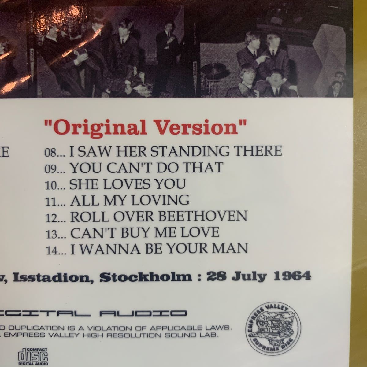 THE BEATLES / AT JOHANNESHOV (CD)1964年7月28日ストックホルム、ヨハネスホフでのライヴを収録。近年発掘された音源です。プレスCD。