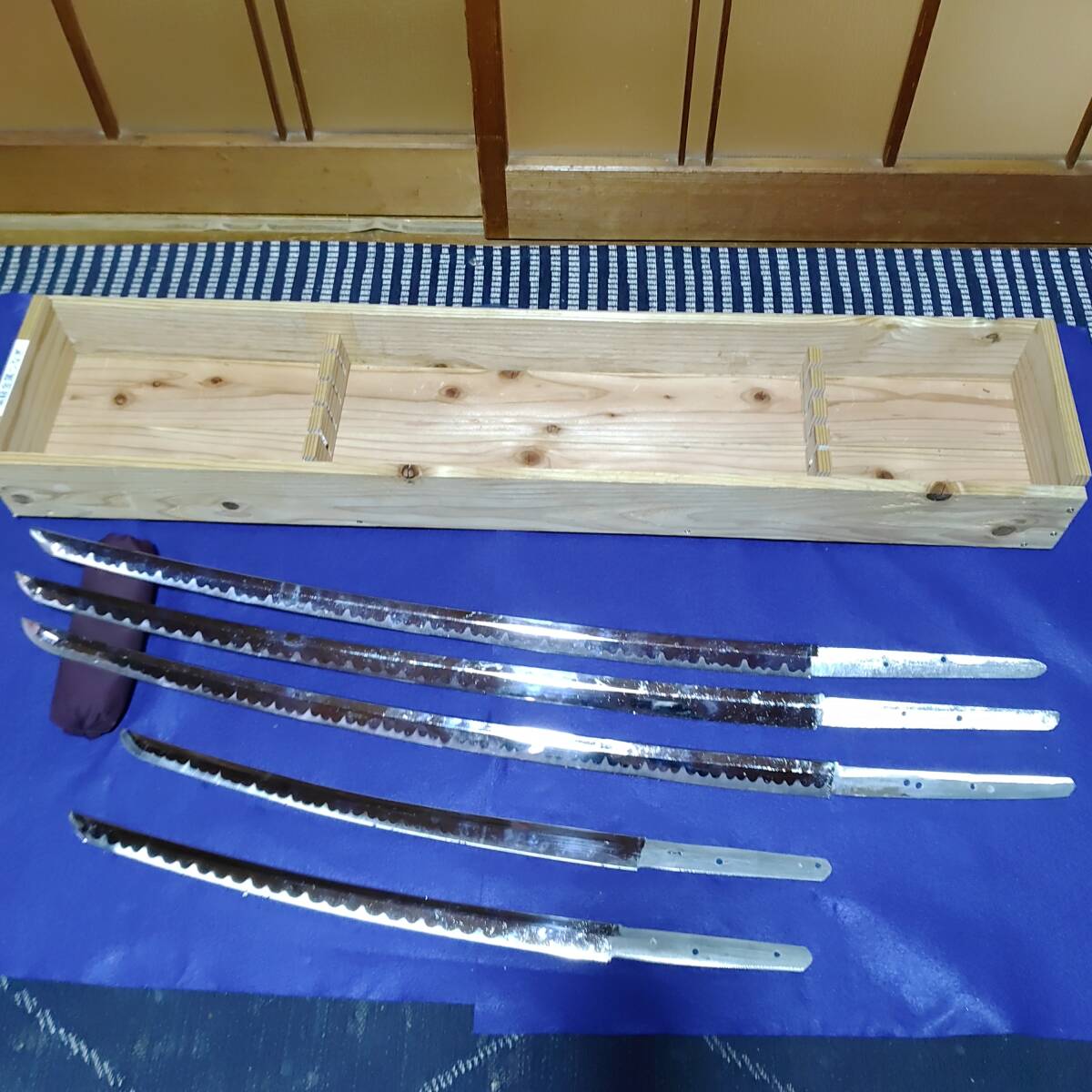 中古品手造り木箱入り模造刀刀身５本セット 摸造刀身ツナギ（飾り）_画像6