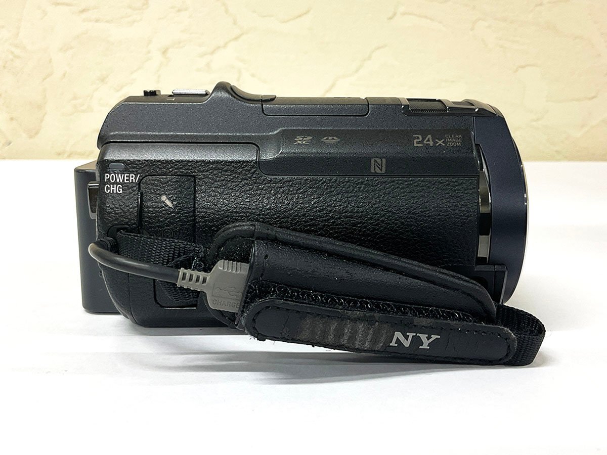 【開始価格1円】SONY ソニー HANDYCAM HDR-PJ800 プロジェクター デジタルビデオカメラ ハンディカム ムービー 予備バッテリー付 動作OK!_ストラップ合皮部分に特有の劣化があります