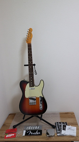 ★FENDER AMERICAN VINTAGE II 1951 TELECASTER テレキャスター ハードケース付★K8_画像1