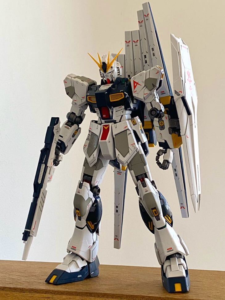 塗装済完成品 MG νガンダム ニューガンダム Ver.ka 1/100_画像1