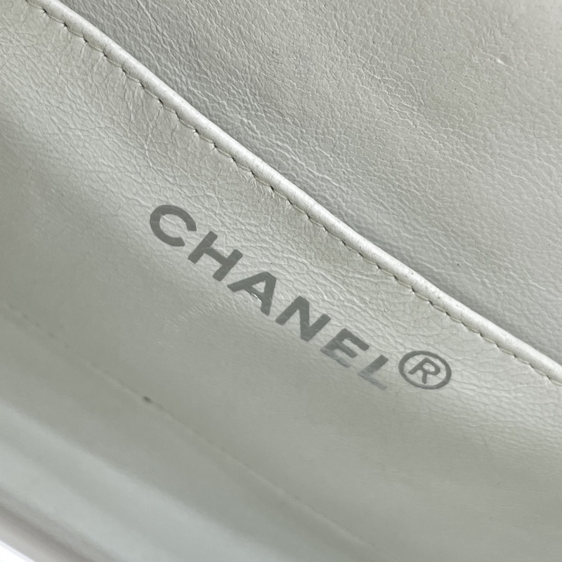 シャネル CHANEL マトラッセ バッグ バニティバッグ ポーチ ラムスキン ホワイト 白 シルバー金具 バニティ 化粧バッグ_画像6