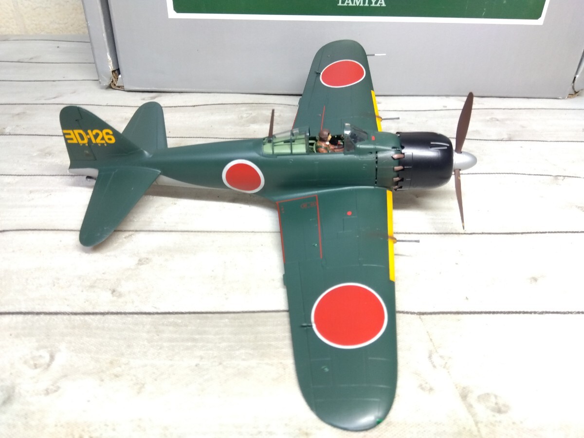 357■1/48　タミヤ　MITSUBISHI　零戦52型　A6M5a ZERO FIGHTER　三菱　零式艦上戦闘機五二型甲　ヨD-126号機(完成品)　欠損ありジャンク_画像2