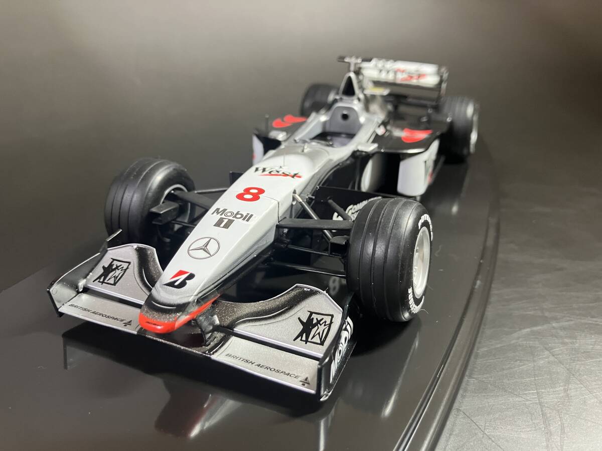 タミヤ 1/20 マクラーレン メルセデス MP4/13 日本GP バージョン M.ハッキネン仕様 組立完成品　クリアケース付き_画像9