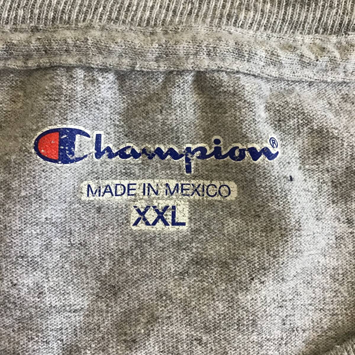 《 H 322》champion チャンピオン 半袖Tシャツ 胸プリント フットボール スポーツ XXL グレー トップス 1円スタート アメリカ古着 古着卸_画像4