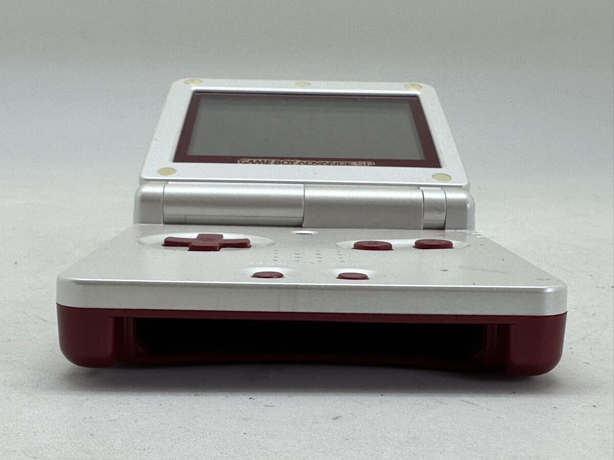 任天堂 Nintendo ゲームボーイアドバンスSP GAME BOY ADVANCE SP AGS-001 ファミコンカラー 充電器欠品のため動作・通電未確認_画像2