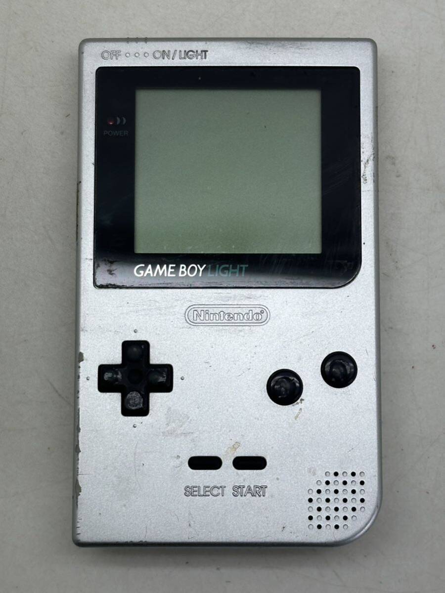 任天堂 Nintendo GAME BOY LIGHT ゲームボーイライト シルバー MGB-101 通電のみ確認済 ボタン部分溶かしたような状態_画像1