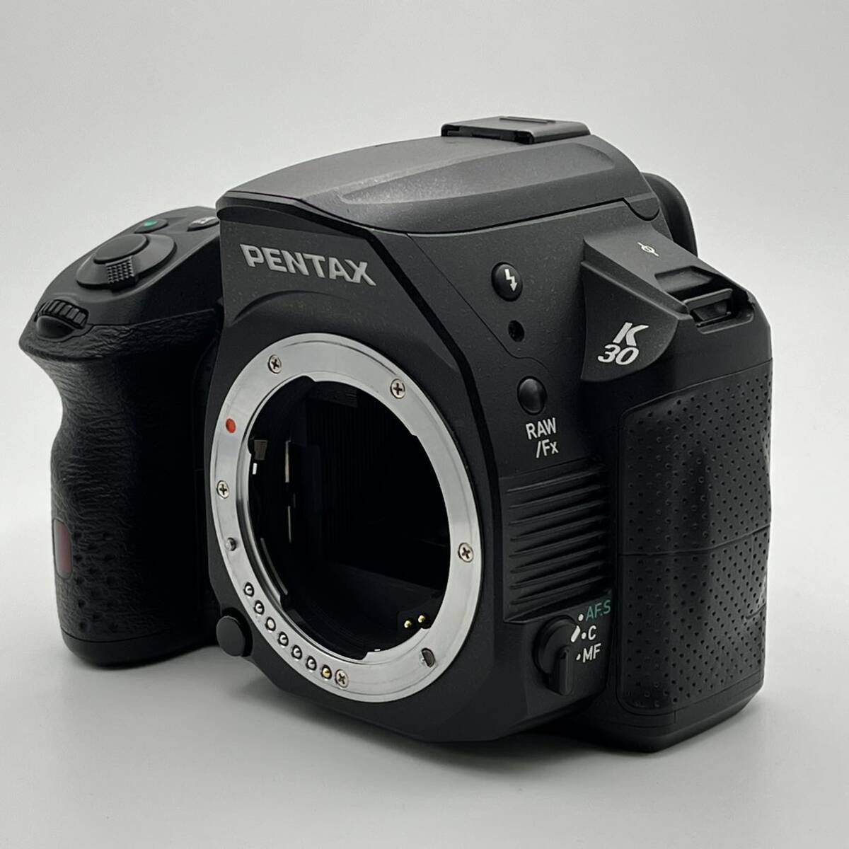 PENTAX K-30 APS-C 有効画素数約1628万画素 防塵・防滴仕様 視野率100% ペンタプリズムファインダー 手ぶれ補正機構 Kマウント ジャンク品_画像3