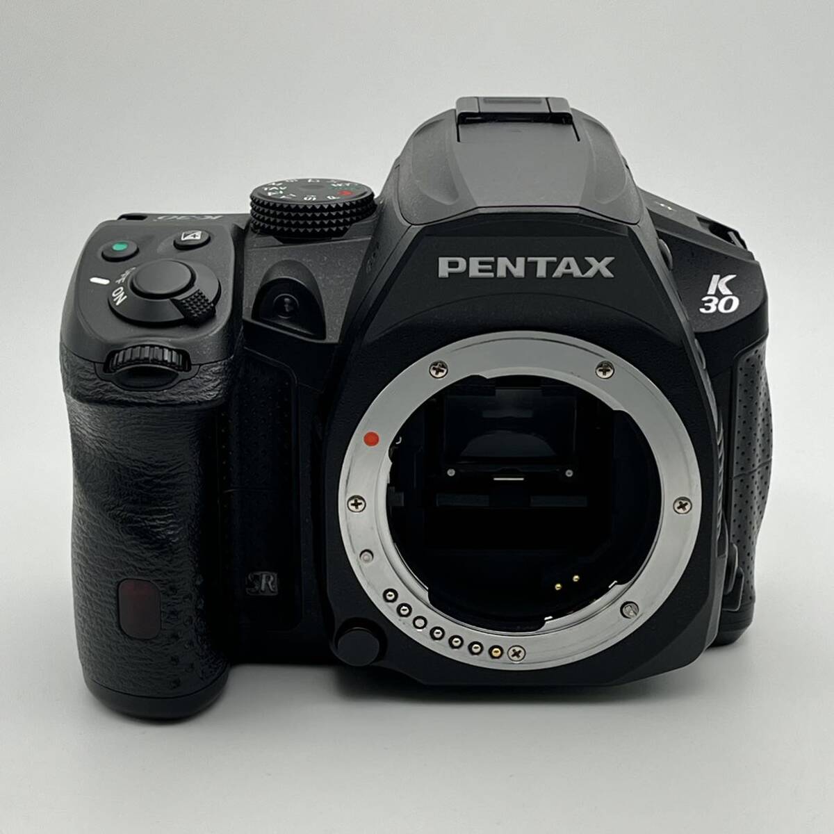 PENTAX K-30 APS-C 有効画素数約1628万画素 防塵・防滴仕様 視野率100% ペンタプリズムファインダー 手ぶれ補正機構 Kマウント ジャンク品