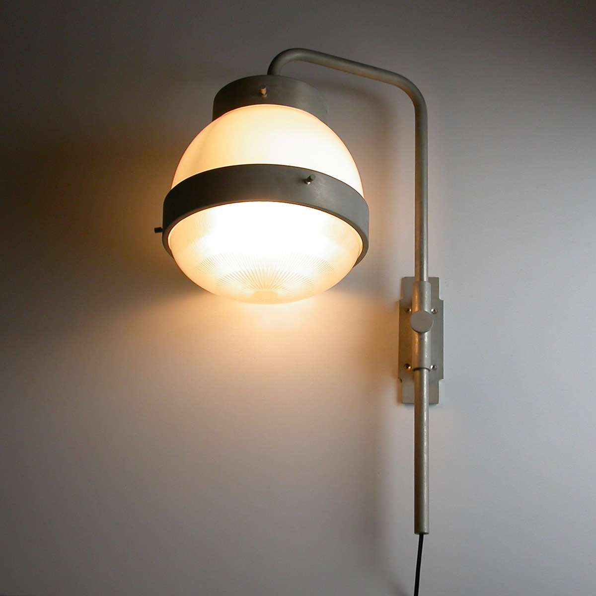 Artemide アルテミデ Delta ブラケット照明 （デザイン：Sergio Mazza）/ 1960年代 イタリア ビンテージ ランプ_画像1