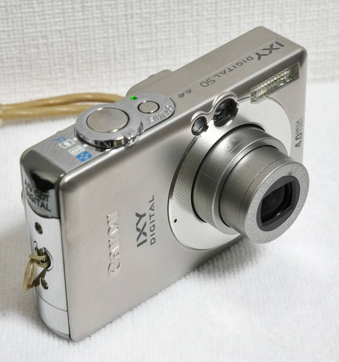 ★☆ キヤノンのコンパクトカメラCanon IXY DIGITAL 50、【動作品ですが、細部は未検証のためジャンクで出品】　☆★_画像1