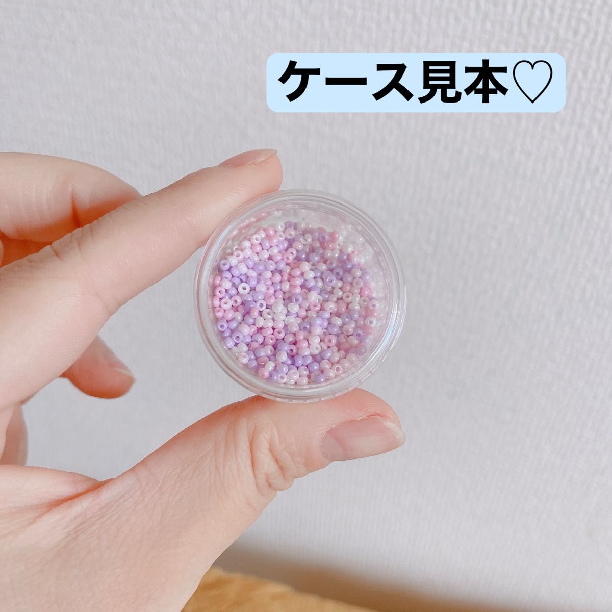 ビーズ　10g ゴールド　約1000粒　ハンドメイド　手芸　手作り　お人形　ドール　2mm ミニ　