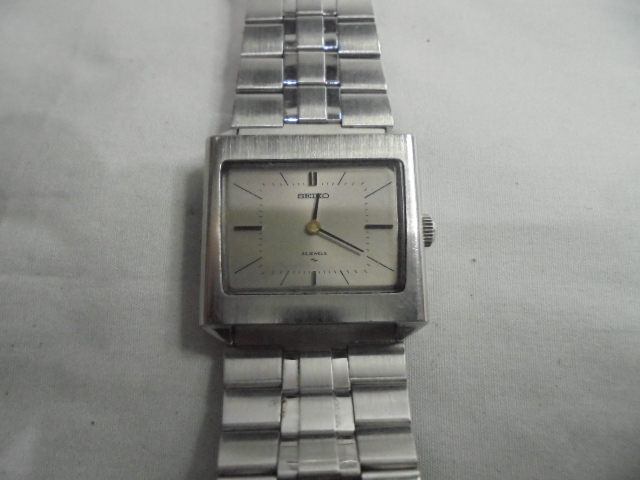 中古稼動品　SEIKO セイコー 2220-3150 手巻き 24石 シルバー文字盤 2針_画像1