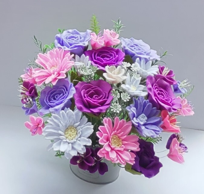 ☆フェルトで作った紫バラの花とガーベラの花、可愛い花たち☆の画像2