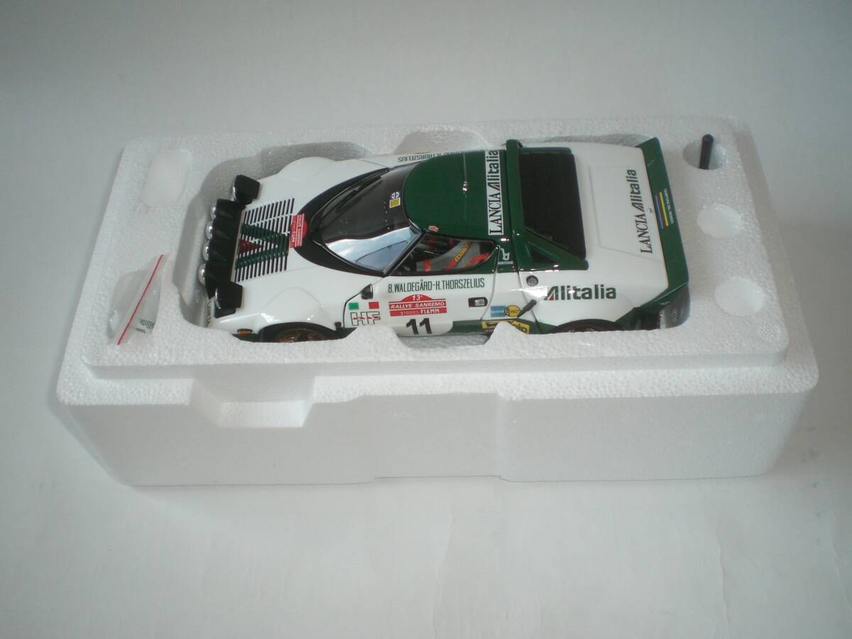 美品★京商 1/18 ランチア ストラトス HF 1975 サンレモラリー #11 ”Alitalia” 08130B★KYOSHO/LANCIA STRATOS/SANLEMO/WRC_画像3