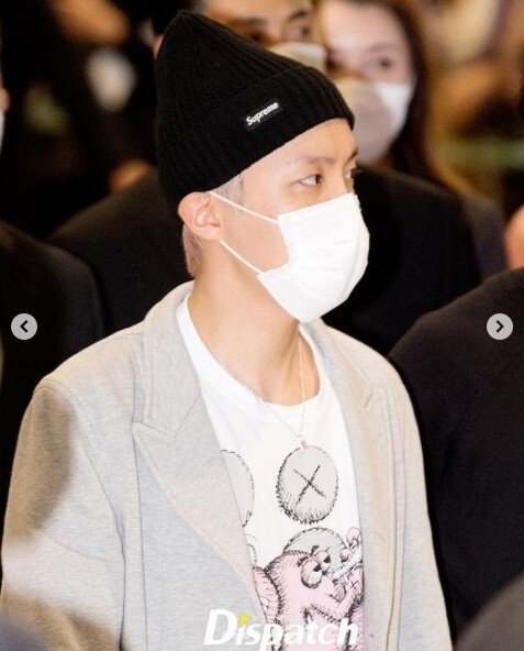 ■BTS J-HOPE-ホソク-着用 KAWS-カウズ-×コムデギャルソンシャツ 限定Tシャツ-A-■サイズXL■新品タグ付■国内直営店正規品