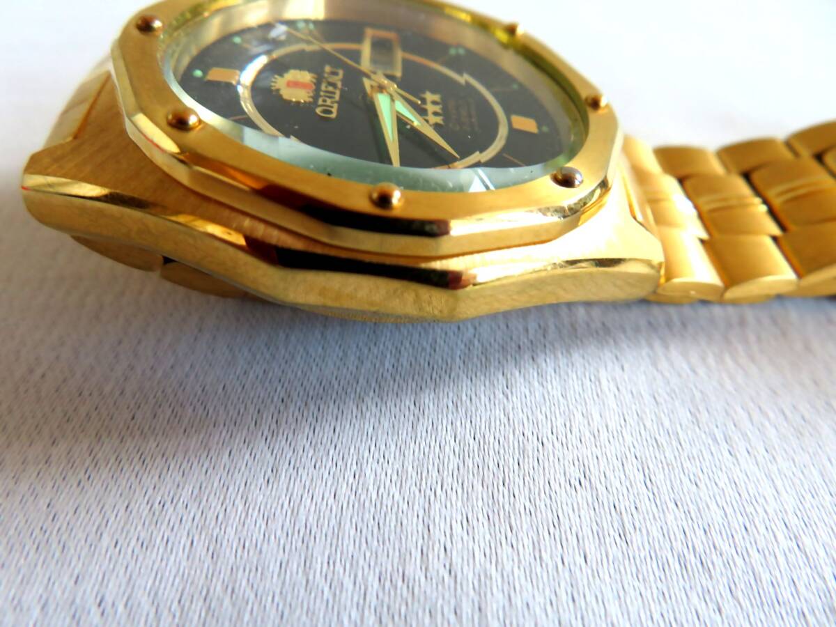 ●【ト足】③未使用 ORIENT 腕時計 クリスタル 21石 メンズ 男性 ゴールド×黒 オリエント 自動巻き オートマチック CC398ZZG01_画像4