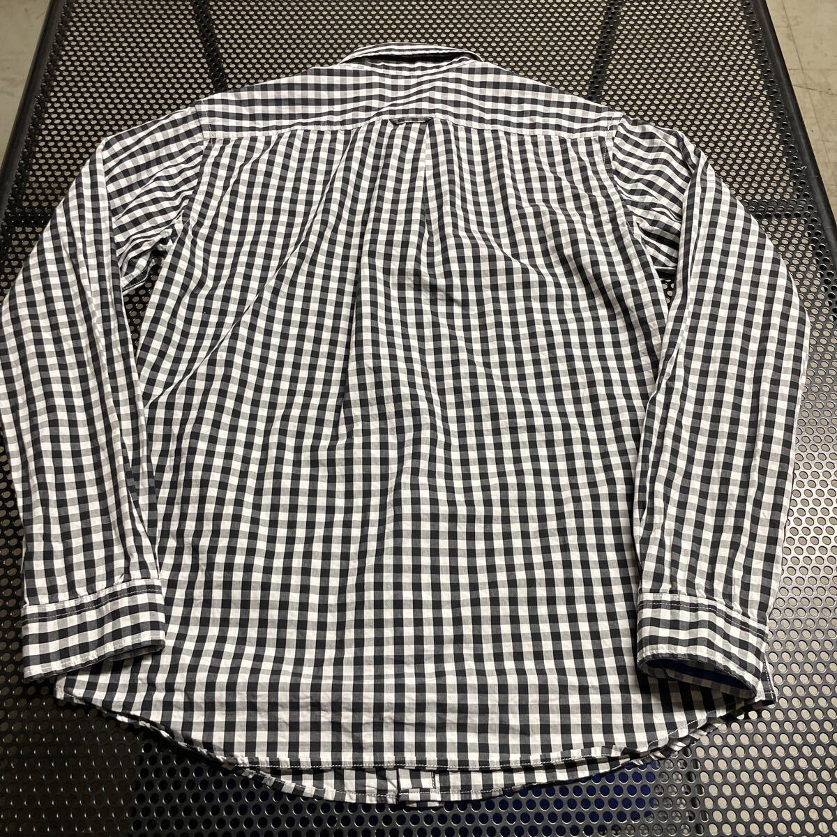 タケオキクチ 長袖 ボタンダウンシャツ Mサイズ ギンガム チェック トップボタン、袖ボタンの縫糸は元々のデザインになります_画像2