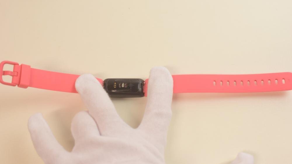 ICH【中古美品】 Fitbit Inspire2 スマートウォッチ 腕時計 デザートローズ ウェアラブルデバイス 動作未確認 〈189-240318-ss3-ICH〉_画像8