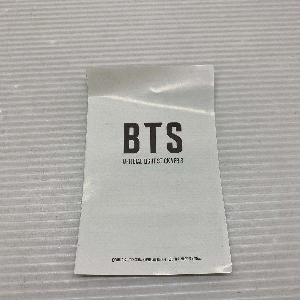 MIN【中古品】 BTS Official Light Stick ver.3　トレカ欠品 本体表面にキズあり 点灯チェック済み 〈84-240301-MK-9-MIN〉_画像2