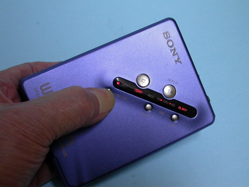 Yahoo!オークション - SONY ウォークマンWM-EX677(その9)青 極上 Yahoo!オークション - SONY ウォークマンWM-EX677(その9)青 極上
