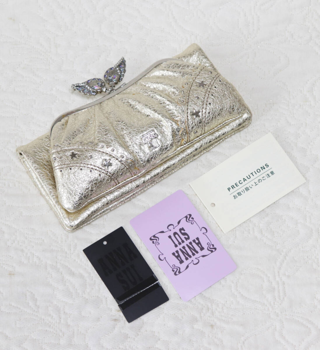 新品タグ付き【ANNA SUI アナスイ】ニケ 羽口金 がま口長財布 新品タグ付き【ANNA SUI アナスイ】ニケ 羽口金 がま口長財布