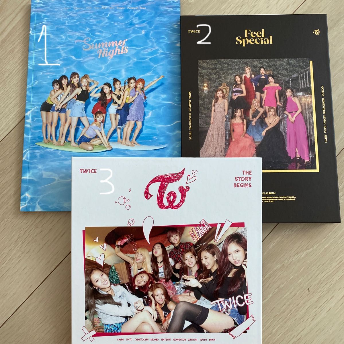 TWICE　1Summernight　2Feel Special　3THE STORY BEGINS