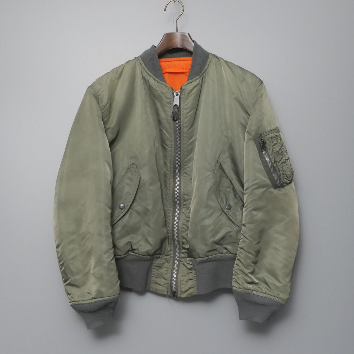 TH1618：USA製*ALPHA INDUSTRIES/アルファ*メンズ*MA-1*フライトジャケット*ミリタリージャケット*ブルゾン*SMALL_画像1