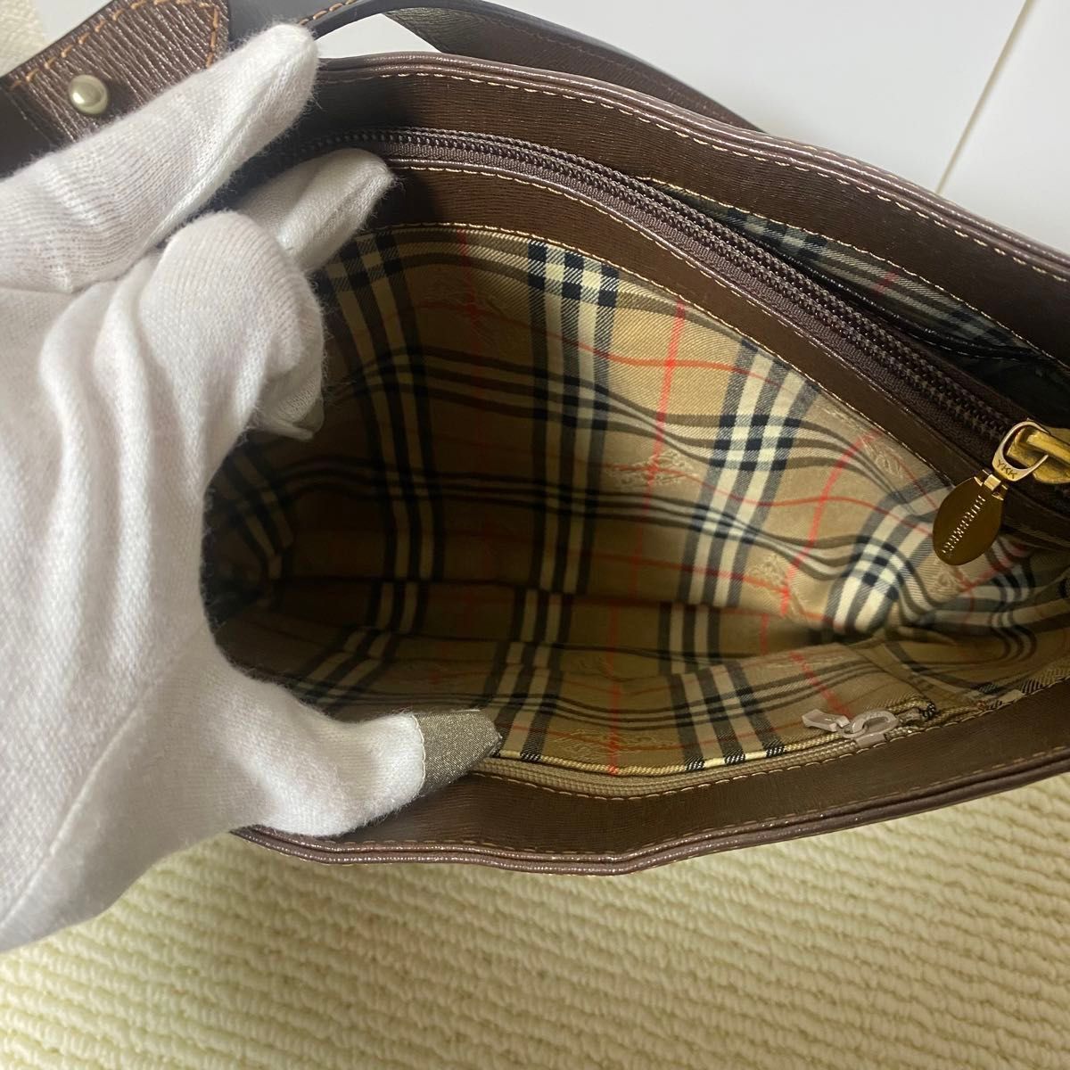 ☆極美品☆Burberryバーバリーワンショルダーバック　ノバチェック　レザー　ロゴプレート