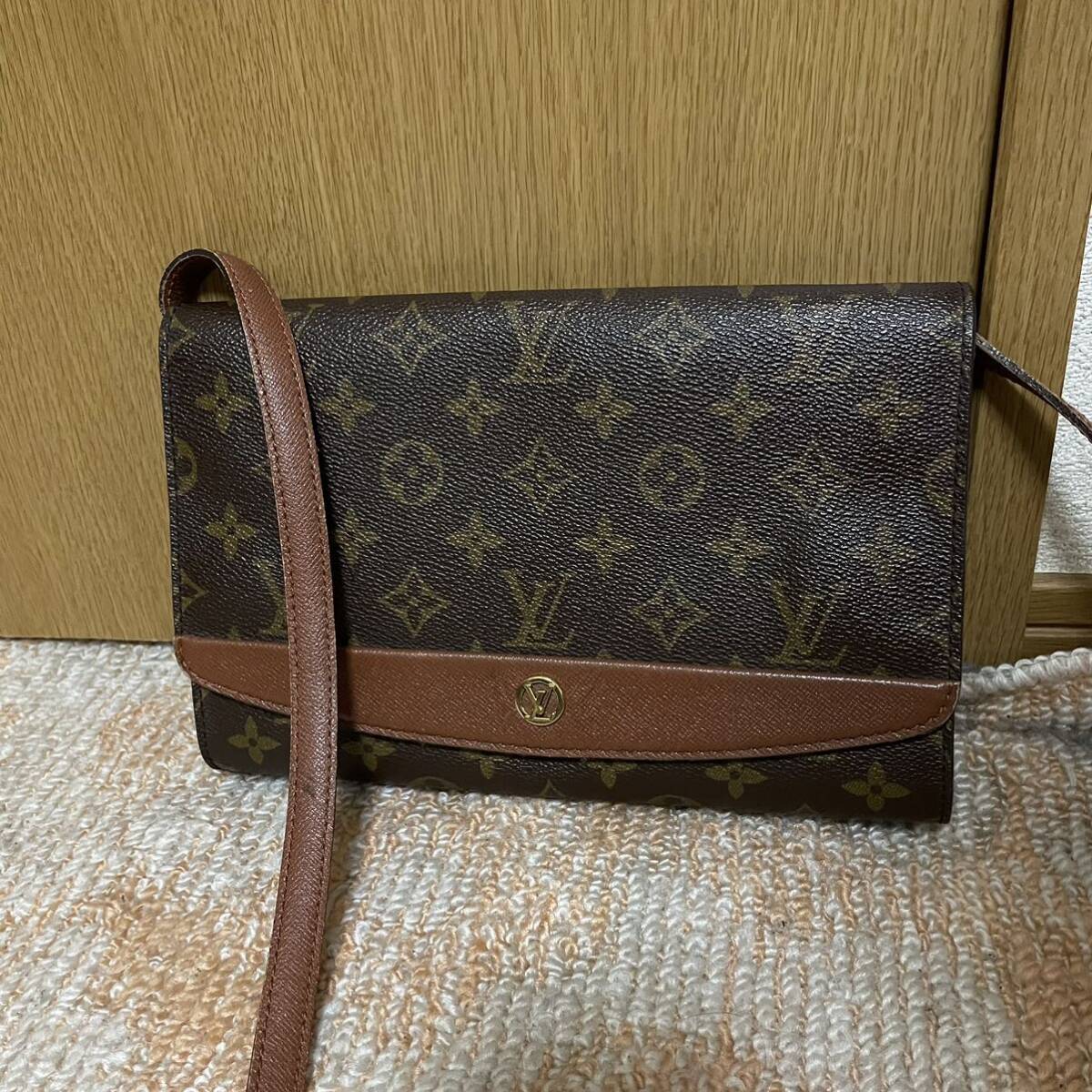 LOUIS VUITTON ルイヴィトン ショルダーバッグ モノグラム ボルドー ブラウン M51797_画像1