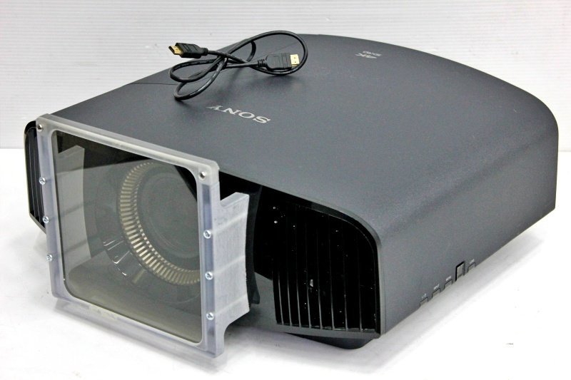 SONY HDR対応 1800lm 4K SXRD ビデオプロジェクター●VPL-VW515 中古 ランプ使用102時間 中古【訳あり品】_外観にキズ、汚れ等あり。