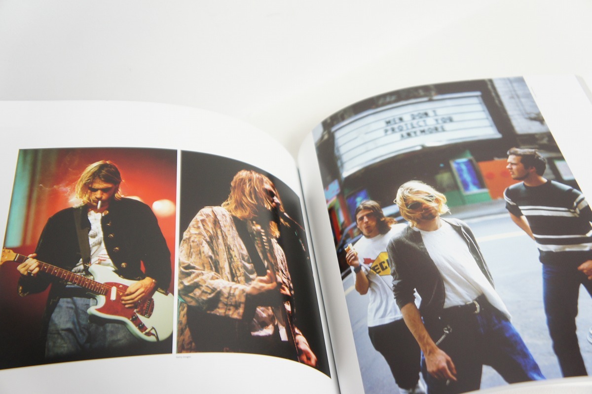 美品 NIRVANA写真集 NIRVANA T-SHIRT BOOK「HELLOH？」 offshore ニルヴァーナ カートコバーン KURT COBAIN 328Oの画像3