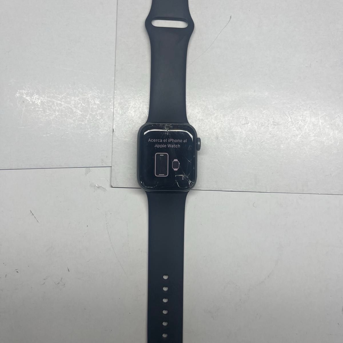 Apple Watch series4 40mm アルミニウム　GPSモデル　割れあり
